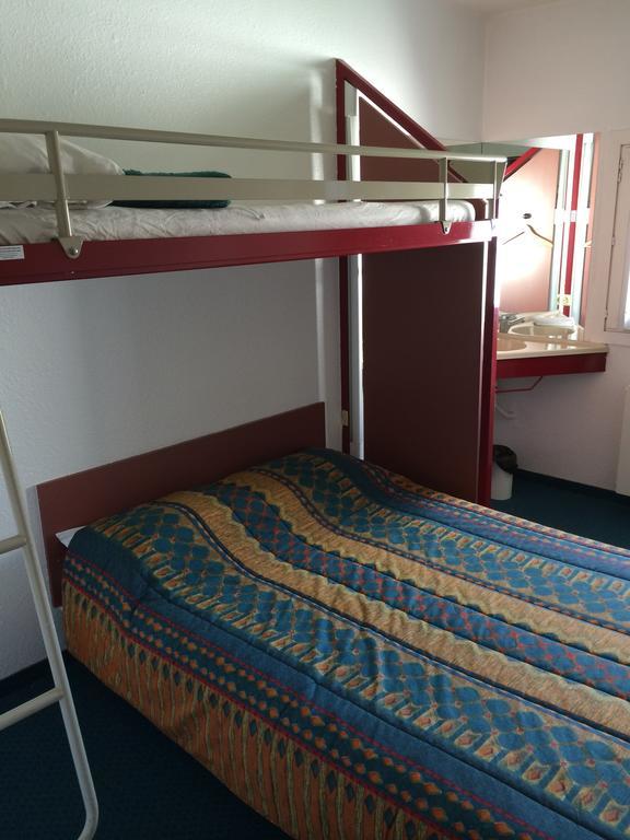 Formul'Eco Hotel Louvroil Bagian luar foto