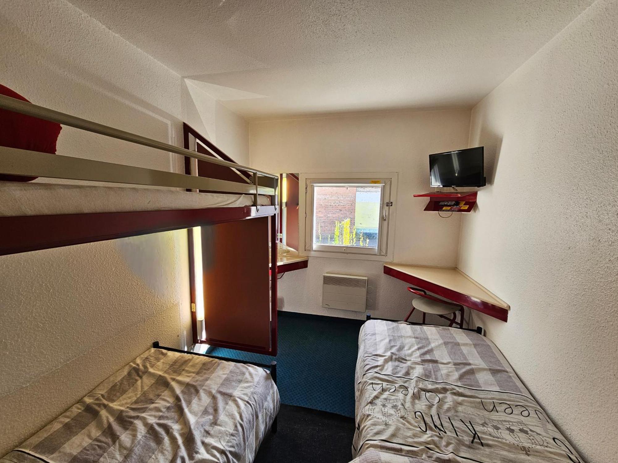 Formul'Eco Hotel Louvroil Bagian luar foto