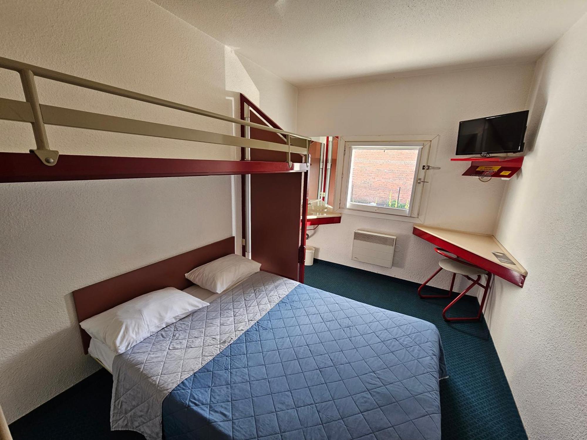Formul'Eco Hotel Louvroil Bagian luar foto