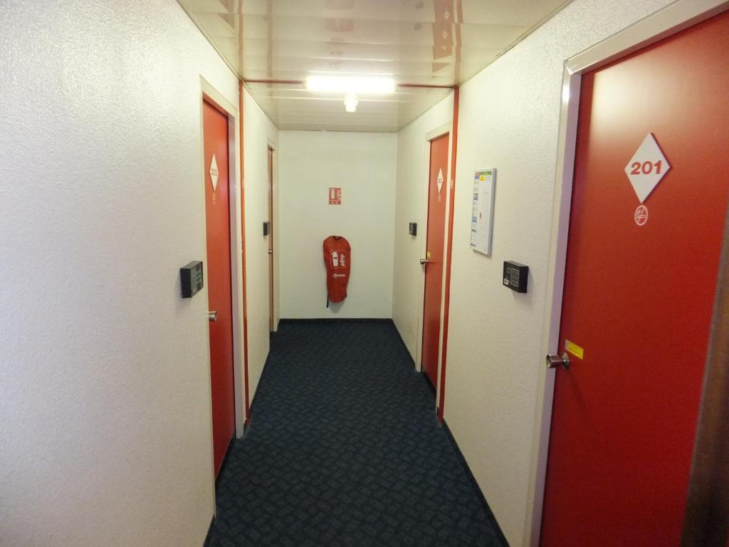 Formul'Eco Hotel Louvroil Bagian luar foto